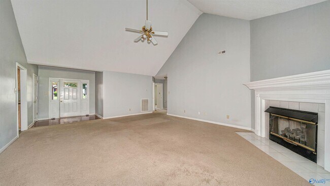 Building Photo - 223 Jarrett Ln