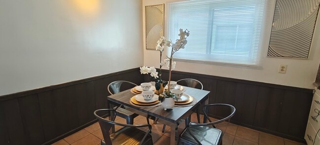 Building Photo - 2704 W Century Blvd