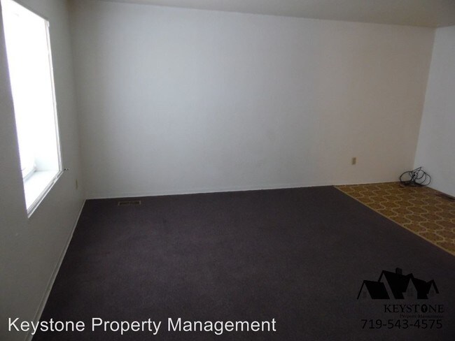Building Photo - 109 1/2 E Evans Ave