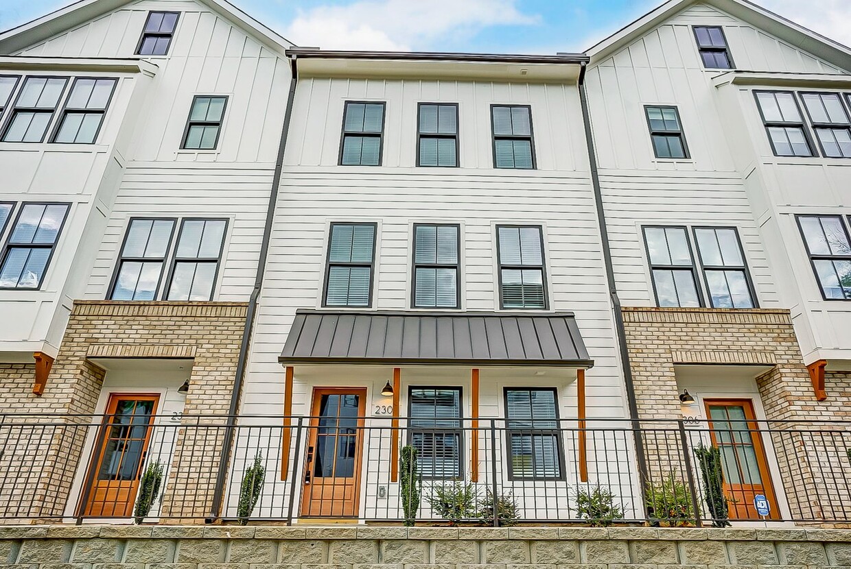 Primary Photo - NEW TOWNHOME W/ ROOFTOP TERRACE @ 5West Te...