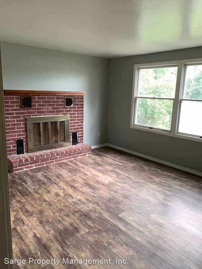 Building Photo - 4 br, 2 bath House - 403 S Mitchell St