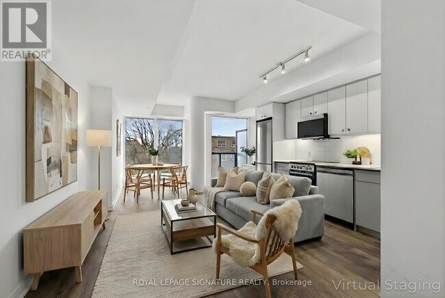 Building Photo - 2 Manderley Dr