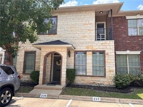 Building Photo - 235 Forest Dr Loop