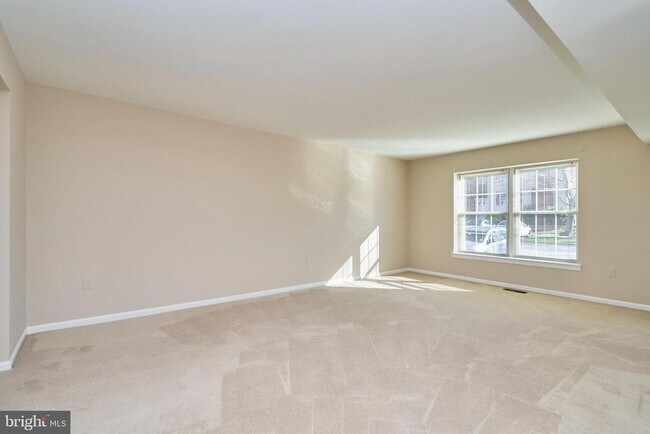 Building Photo - 8038 Sleepy View Ln