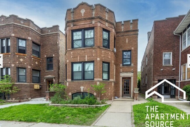 Building Photo - 5921 N Artesian Ave