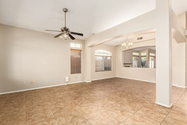 Foto del edificio - Beautiful 3 bedroom home in Ahwatukee Foothills with sparkling pool!