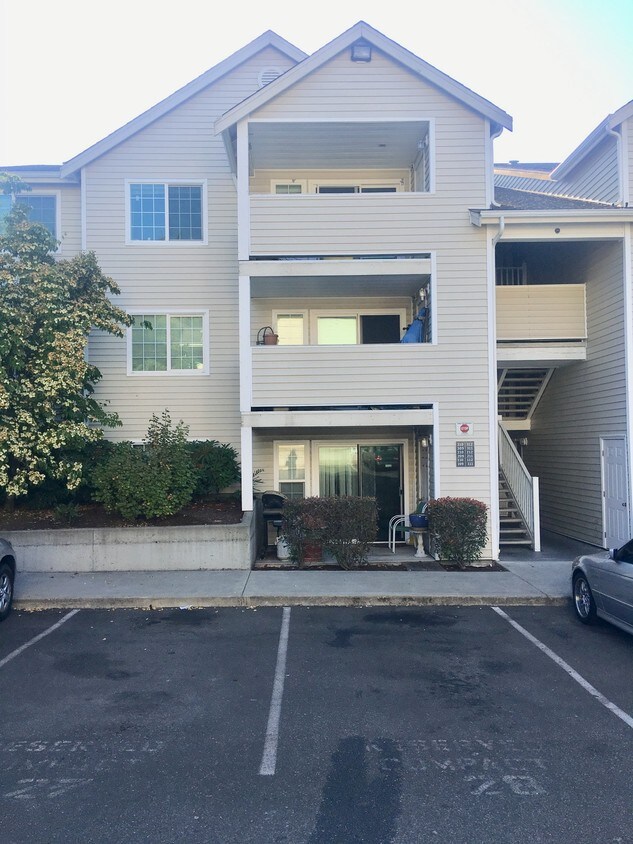 Primary Photo - 11915 Roseberg Avenue South, Unit 310