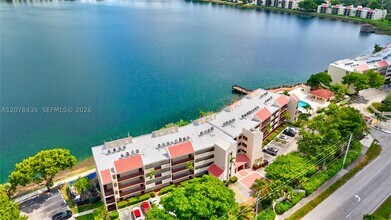 Building Photo - 114 Lake Emerald Dr