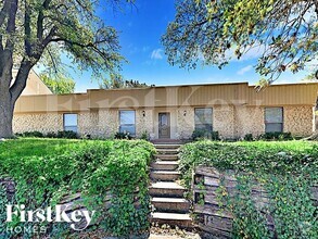 Building Photo - 7701 Skylake Dr
