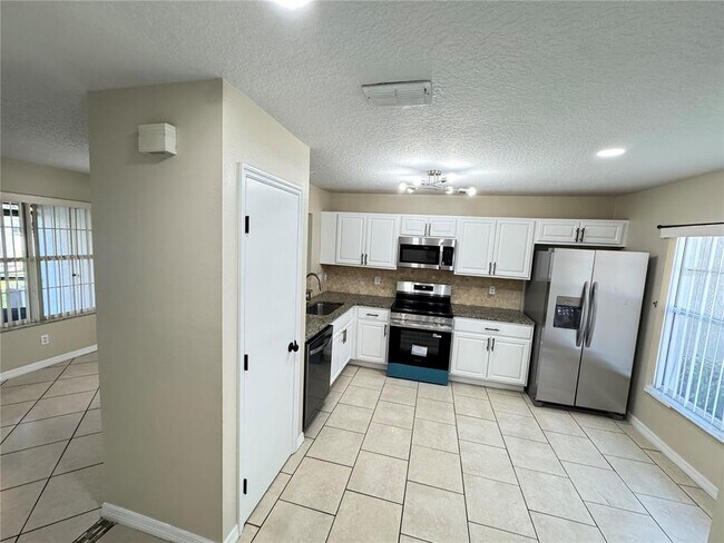 Building Photo - 2251 Cypress Knee Loop
