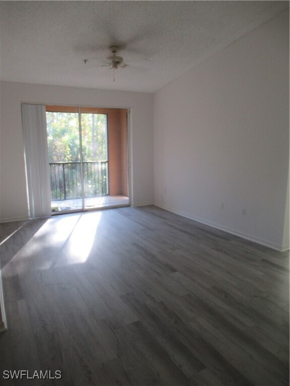 Foto del edificio - 1105 Reserve Ct