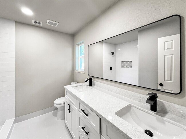 Foto del edificio - 4926 Adonis Dr