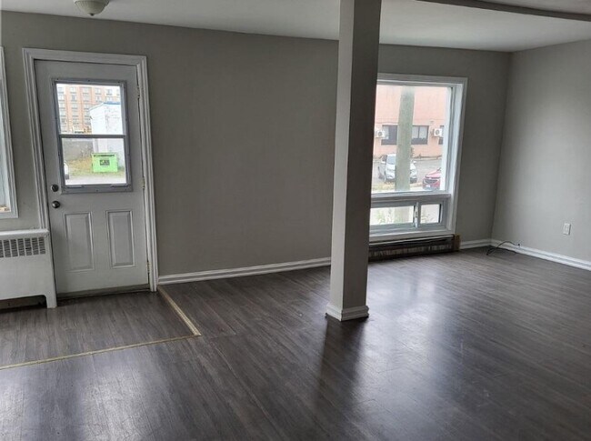 Photo du bâtiment - Spacious 2 Bedroom, 2 Bathroom Home – In-Unit Laundry & Parking – $1,999/month + Utilities