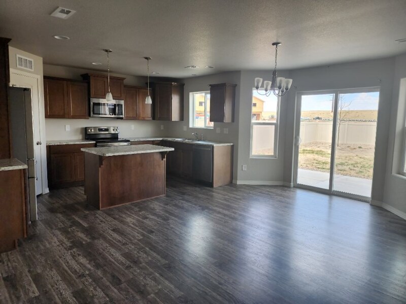 Primary Photo - 4457 Zircon Dr