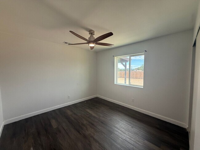 Building Photo - 12977 Cactus St