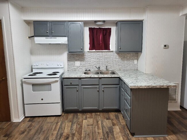 Kitchen - 804 W I Ave