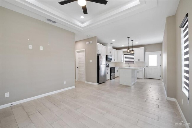 Building Photo - 11 N Hester St