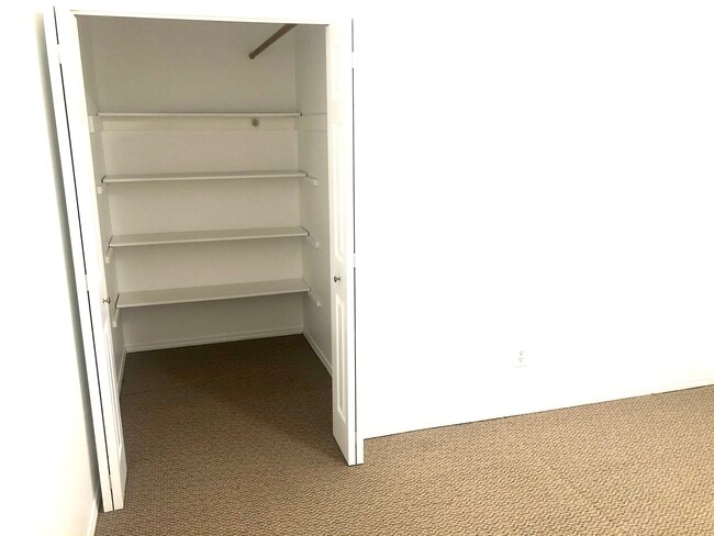 Building Photo - 1 Bedroom in Lower Lonsdale