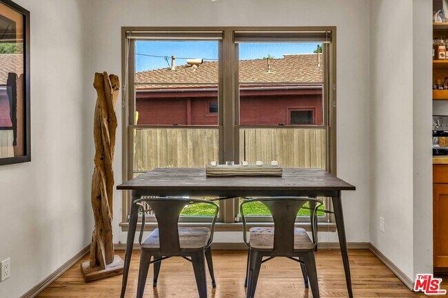 Building Photo - 560 N Tahquitz Pl
