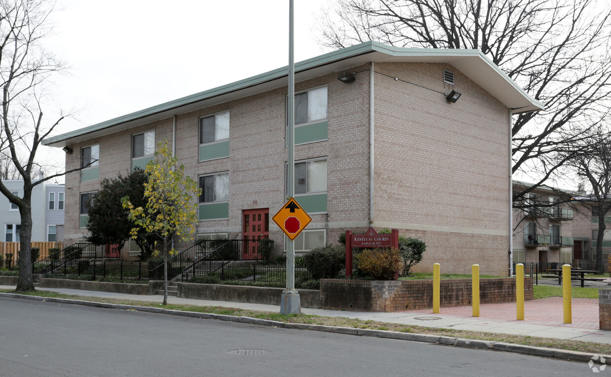 Foto del edificio - Kentucky Courts Apartments