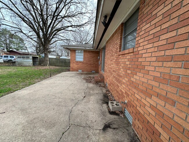 Foto del edificio - Come take a look at this 3-bedroom 2-bath ...