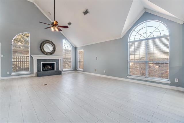 Foto del edificio - 2655 Lakeforest Ct