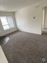 Building Photo - 865 Hathaway Dr