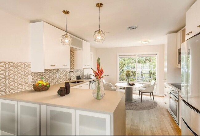 Foto del edificio - 5326 Balcones Dr