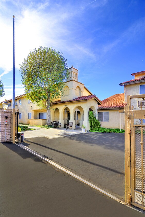 Foto principal - 26123 Bouquet Canyon Rd