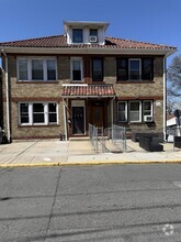 Building Photo - 621 Columbia Ave