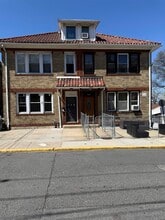 Building Photo - 621 Columbia Ave
