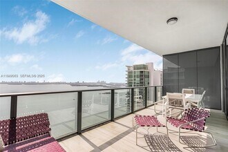 Building Photo - 480 NE 31st St