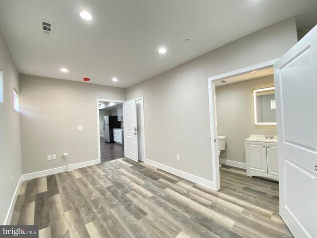 Foto del edificio - 1849 N 18th St