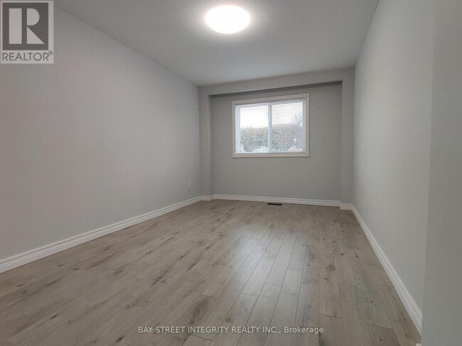 Building Photo - 857 Blairholm Ave