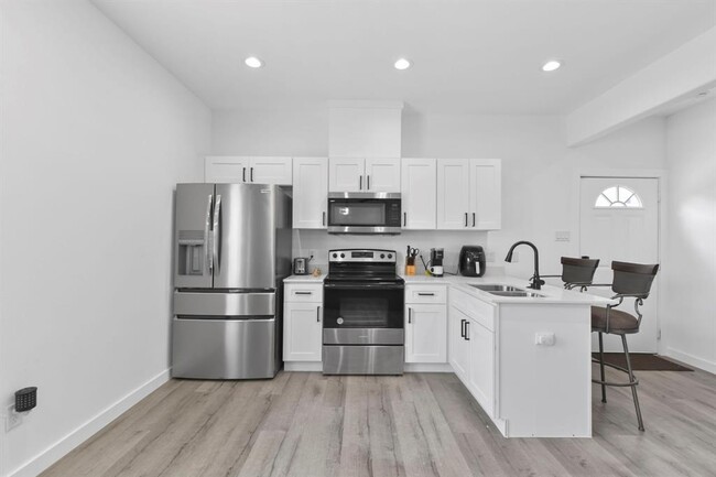 Building Photo - 5208 Laura Koppe Rd