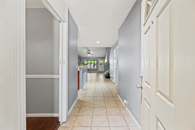 Building Photo - 16602 Grenada Falls Dr