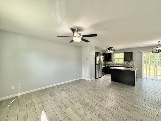 Foto del edificio - **OFFERING REFUNDABLE APPLICATION FEES & $100 MOVE IN PROMOTION** Charming 3BD, 1.5BA Clayton Hom...