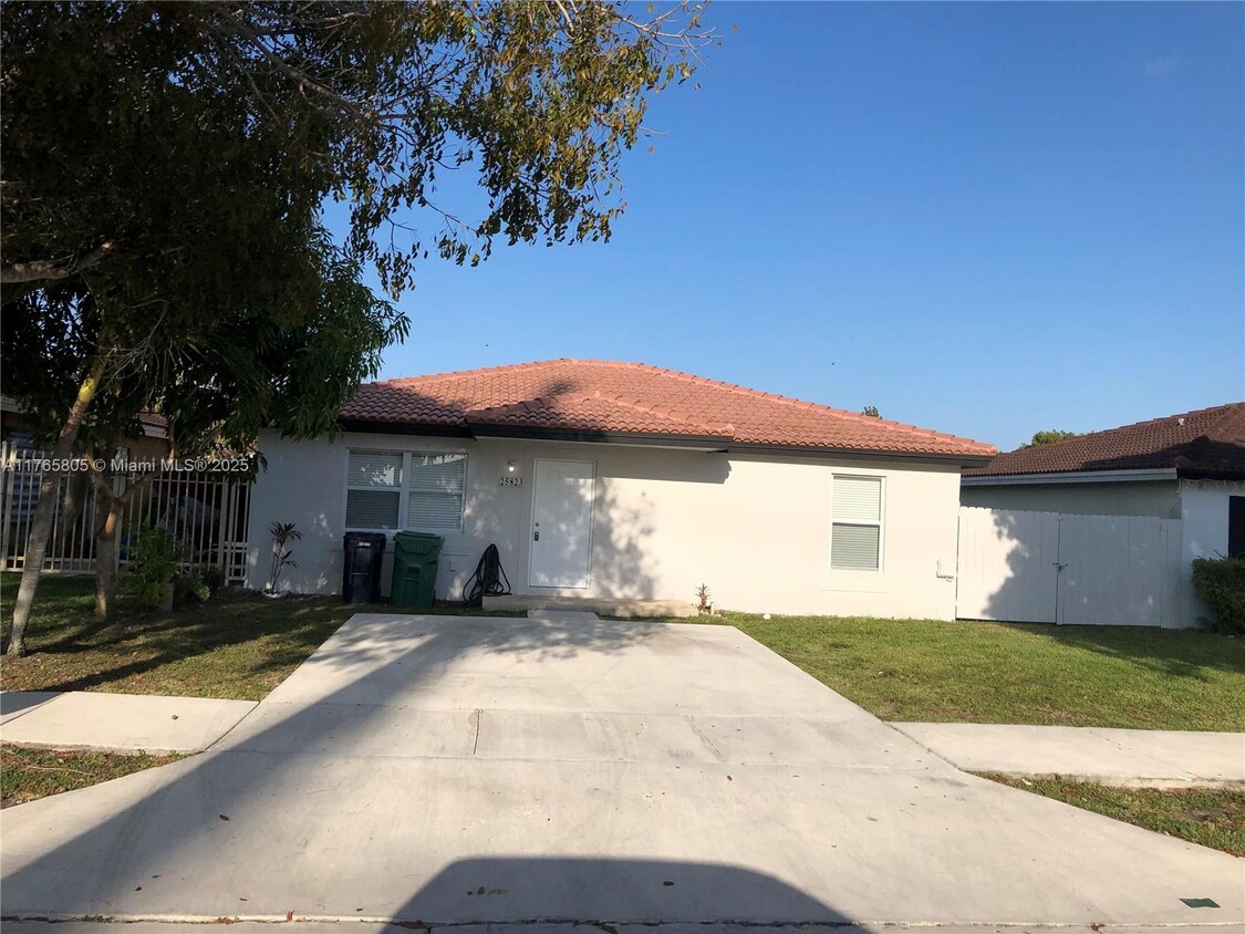 Foto principal - 25823 SW 128th Ct