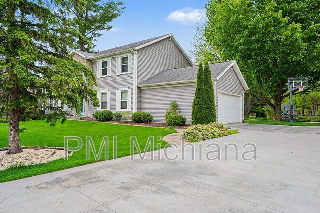 Foto del edificio - 15888 Muirfield Ct