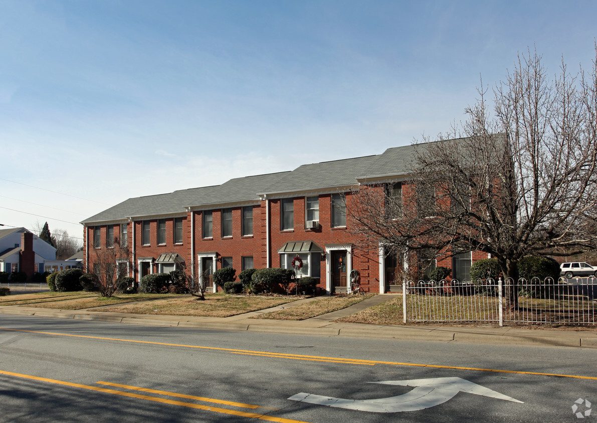 Building Photo - Walker Townhouse Apartments