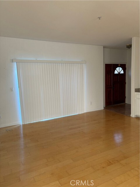 Building Photo - 400 E Broadway