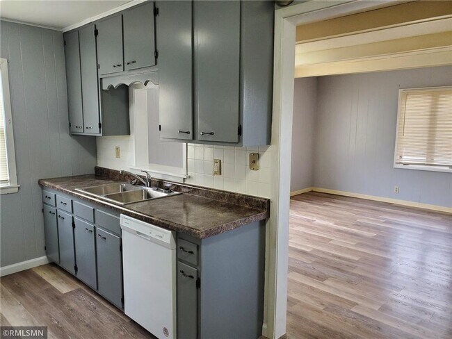 Foto del edificio - 407 5th Ave NE
