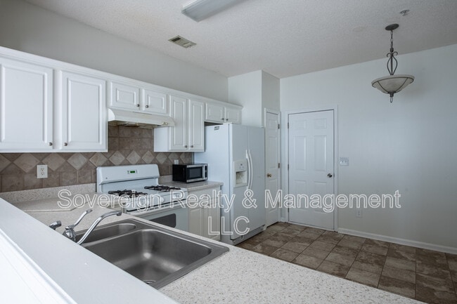 Building Photo - 278 Regent Square