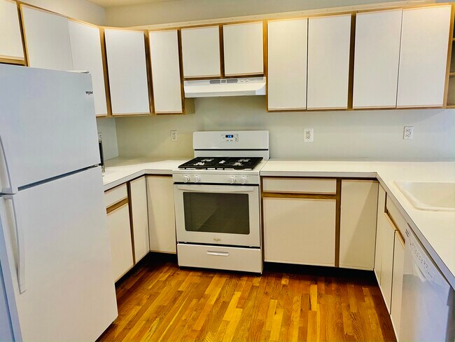 Foto del edificio - 100 Halstead Ave