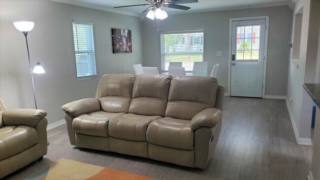 Building Photo - 3BR / 2BA HOME -  St Johns Park   *COMING ...
