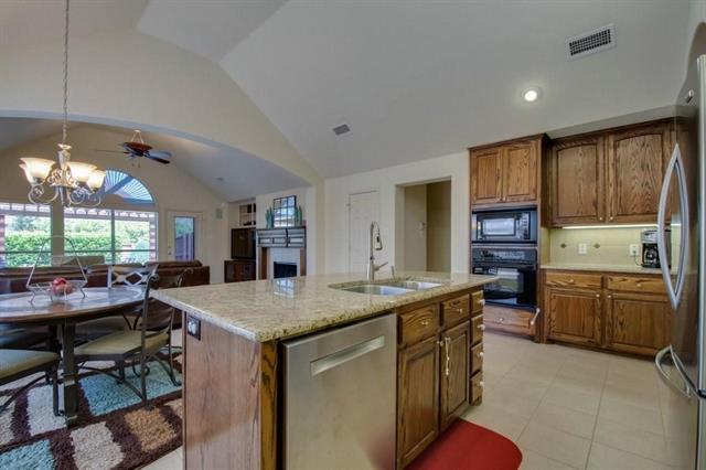 Foto del edificio - 914 White River Dr