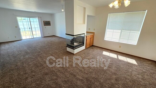 Building Photo - 5205 S Smith Ct