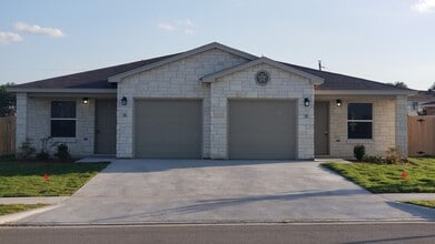 Building Photo - 202 Lowes Blvd