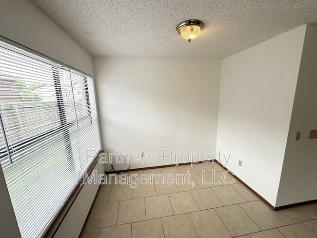 Building Photo - 1659 N Dawn Dr