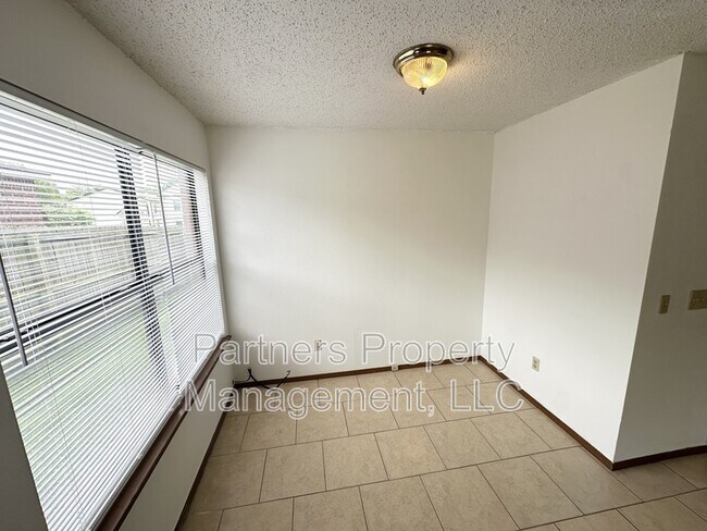 Foto del edificio - 1659 N Dawn Dr
